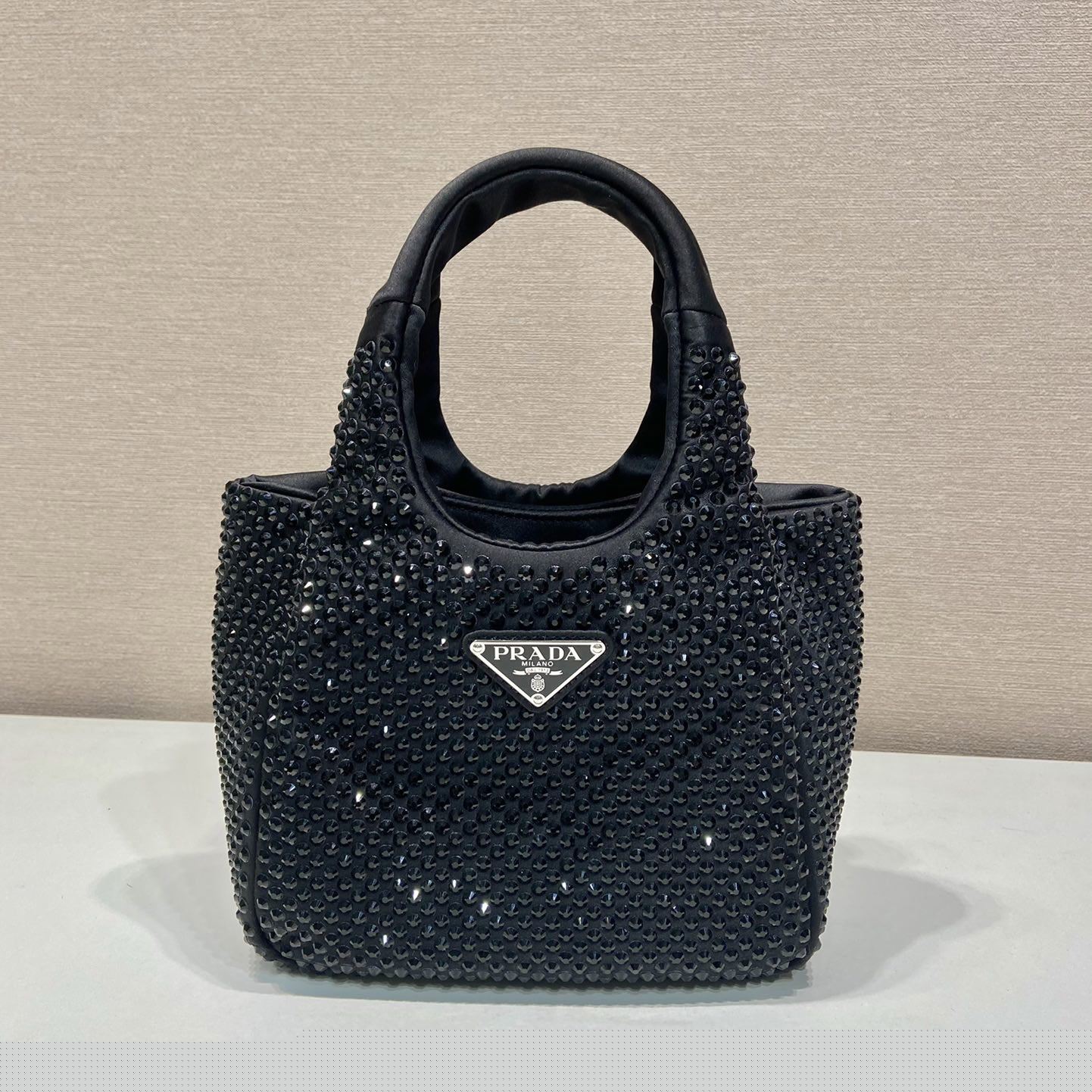 Pra*a shopping bags